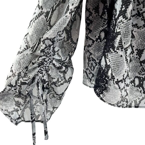 Miss Me Sweet Love Off Shoulder Long Sleeve Snake Skin Print Lace Top Small - Picture 5 of 9